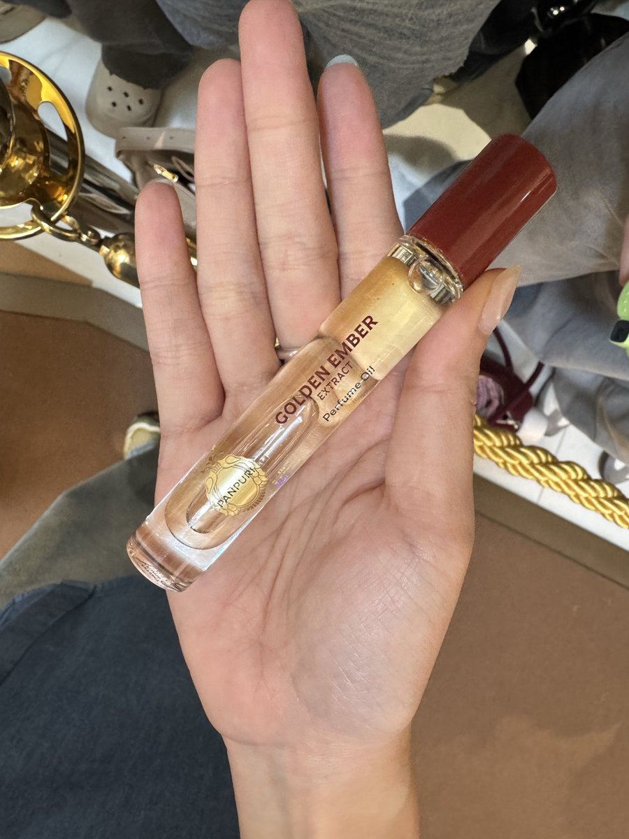 อันนี้เป็นกลิ่นที่น้องภีมเลือกค้าบบบบบบ

PEEMWASU PANPURI HOLIDAY

#PANPURIXPEEMWASU 
#PANPURIQuietillumination
#PEEMWASU <a href="/PEEMWASU_/">PEEMWASU</a>