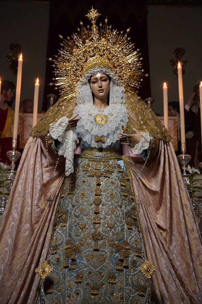 lacenademalaga's tweet photo. #ActualidadLaCena - María Santísima de la Paz ya se encuentra dispuesta para el rezo y meditación del Santo Rosario que se celebrará mañana, 23 de octubre a las 20:00h, en la Parroquia de Santo Domingo de Guzmán.

📸 José Fernández y Alejandro González

#CofradíasMLG