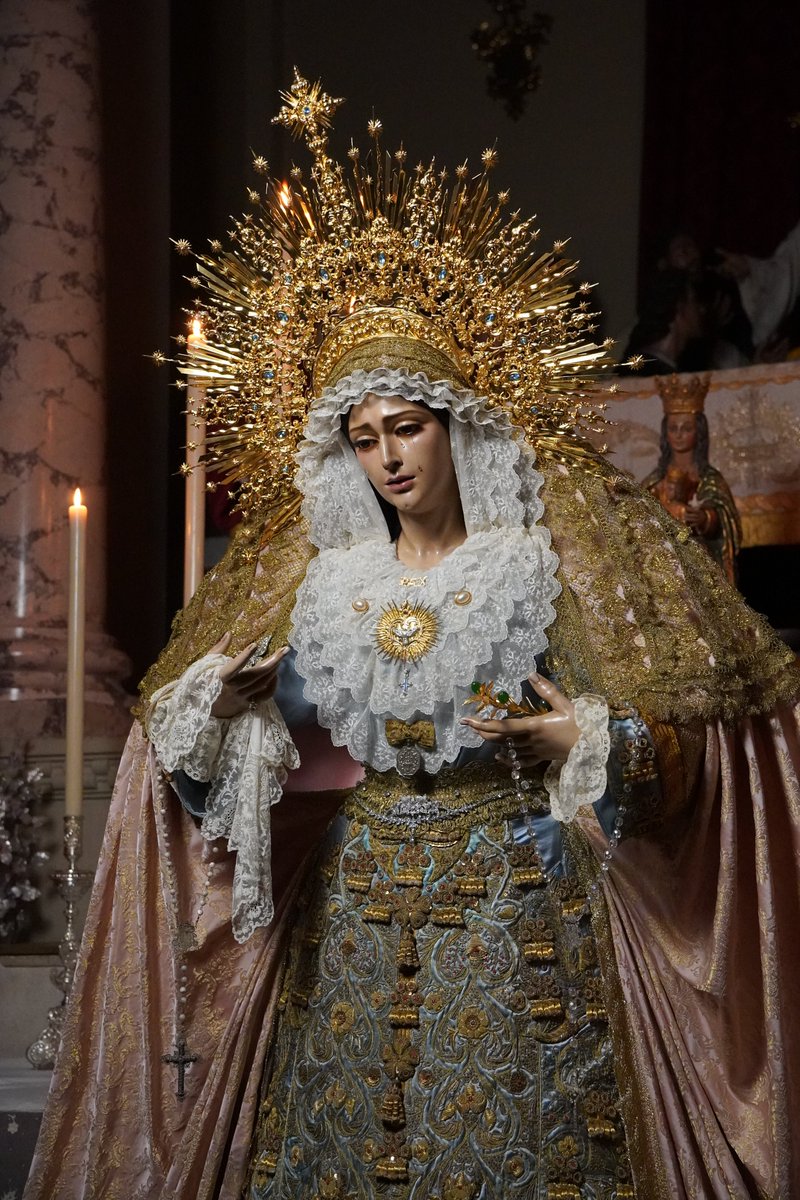 lacenademalaga's tweet photo. #ActualidadLaCena - María Santísima de la Paz ya se encuentra dispuesta para el rezo y meditación del Santo Rosario que se celebrará mañana, 23 de octubre a las 20:00h, en la Parroquia de Santo Domingo de Guzmán.

📸 José Fernández y Alejandro González

#CofradíasMLG