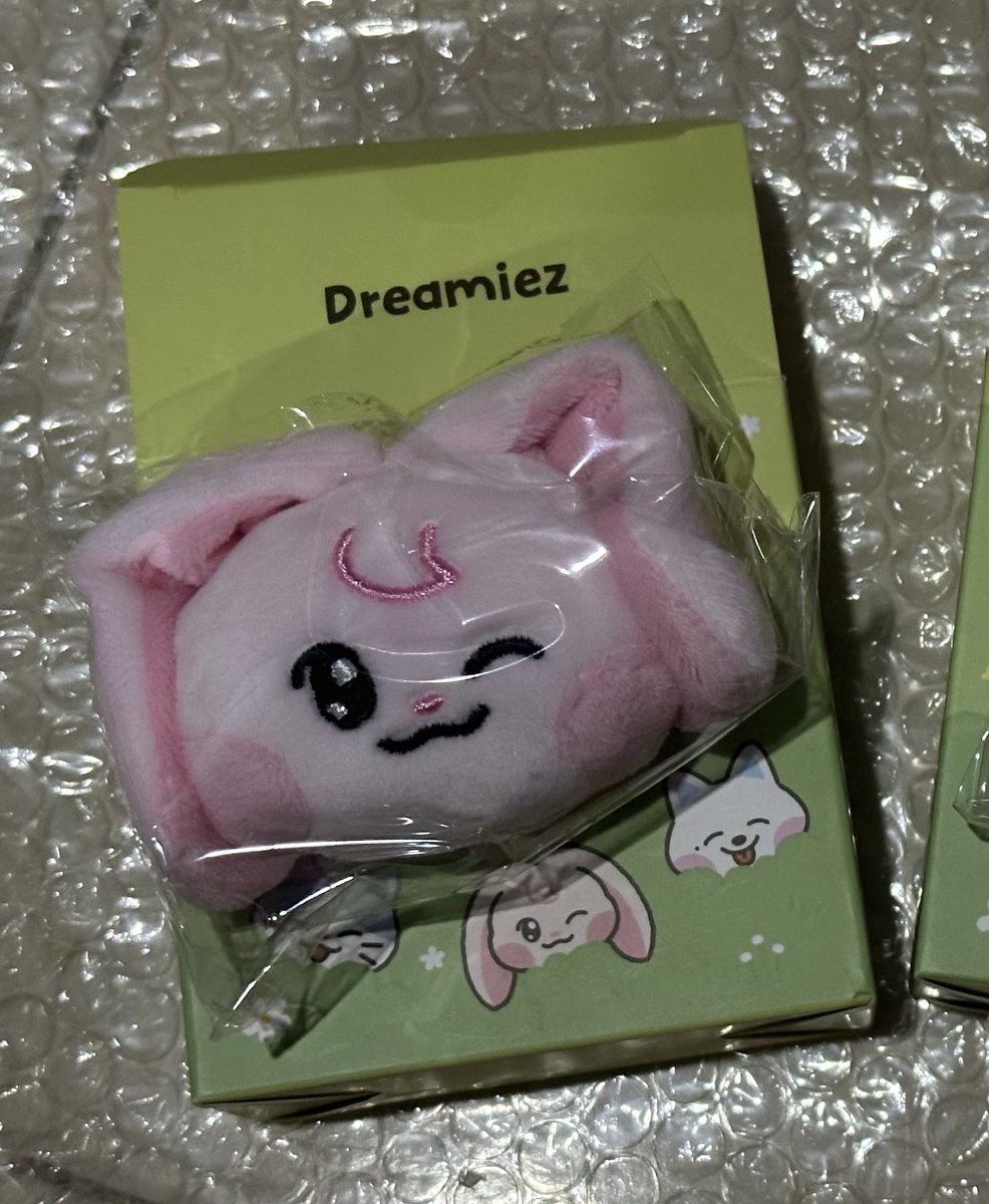itxjm__'s tweet photo. พร้อมส่ง WTS
เข็มกลัด Random Plush Badge

kkyuping แจมิน jaemin
🐰 580 รส

#Dreamiez_POPUP #ตลาดนัดnctdream #ตลาดนัดnct https://t.co/Ya9eQVYJjT
