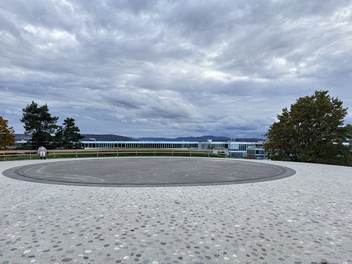 为了对得起这个恢复率出去跑了6公里，发现苏黎世机场旁边有个公园，转机的朋友们可以来逛逛⛲️就在Hyatt Regency旁边