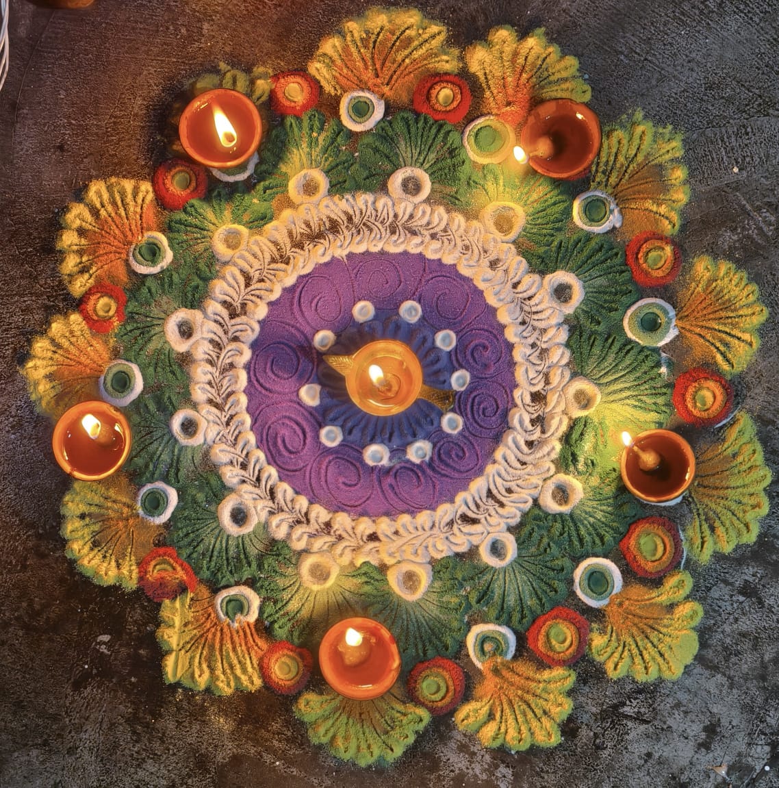 anand_jaiswal__'s tweet image. Celebrating diwali 🪔 

#Diwali2025 #mahotsav