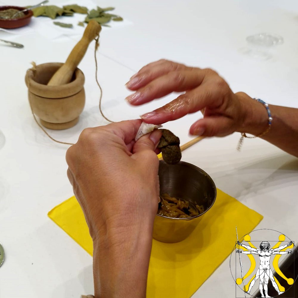 En el #Archivo #Histórico #Provincial de #Cantabria hemos realizado una actividad en la que los participantes elaboraron pomadas artesanales inspiradas en las recetas tradicionales de la herbolaria cántabra.