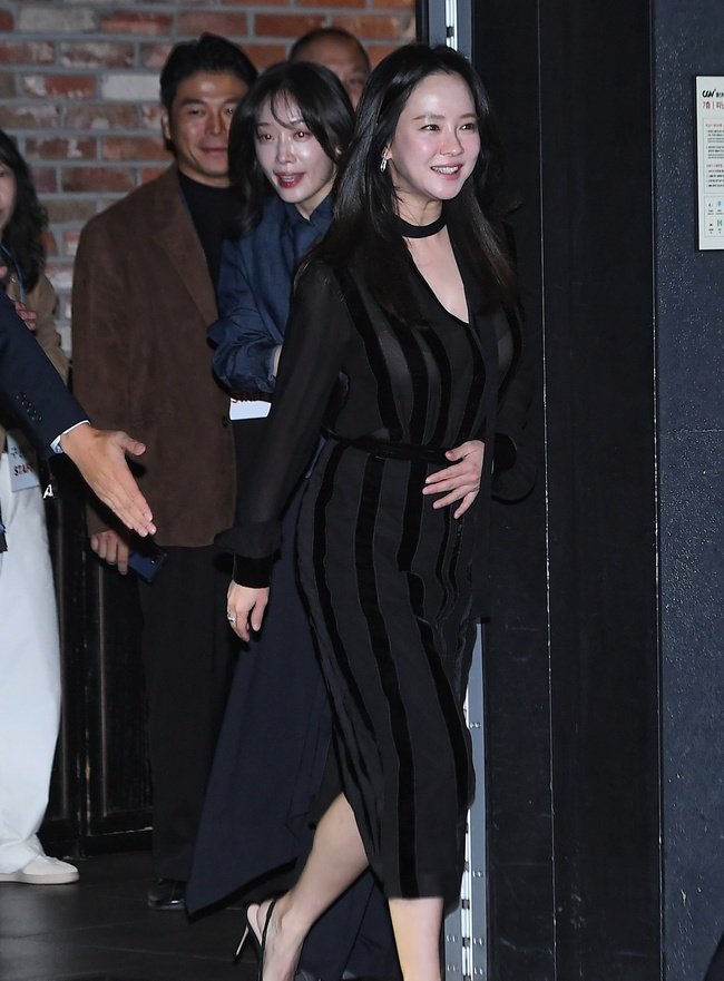elleigh_sjh's tweet photo. 251022 Song Jihyo at the press screening of the movie "The Savior", held at Yongsan CGV in Yongsan I'Park Mall in Seoul

#송지효 #SongJiHyo #TheSavior #구원자 https://t.co/JXuYiyOUPx