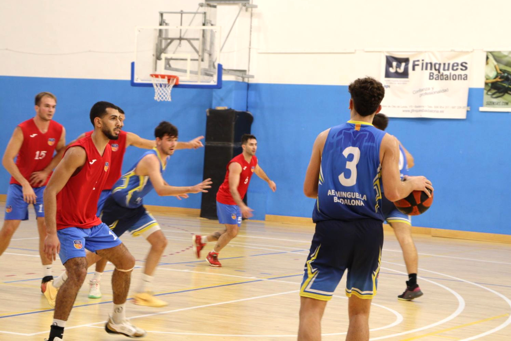 #SuperCopaBQ🏀 / Jornada 6

⭐️ Jordi Bergada (<a href="/cbsantfeliuenc/">CB Santfeliuenc</a>) jugador destacat amb 33 de valoració

📢 Sisena victòria seguida del líder invicte <a href="/cbartes/">Club Bàsquet Artés</a>

🏡 Cap de setmana amb set triomfs locals i un únic visitant, de la <a href="/uemontgat/">Unió Esportiva Montgat</a> a Lloret de Mar

➡️ basquetcatala.cat/noticies/11597