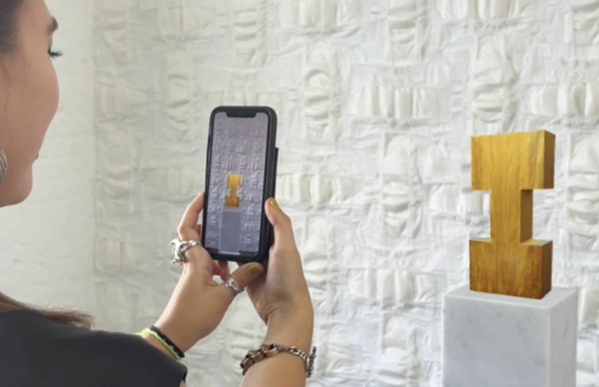oriontroismille's tweet image. 🧠✨ When AR Becomes a Monument
In Habeas Corpus, artist Gill Gatfield turns sculpture into a living system ,blending AI, AR &amp;amp; material memory to question what “having a body” means in the posthuman era.
Responsive art as operating system , not spectacle.
#XR #ARart #Posthuman