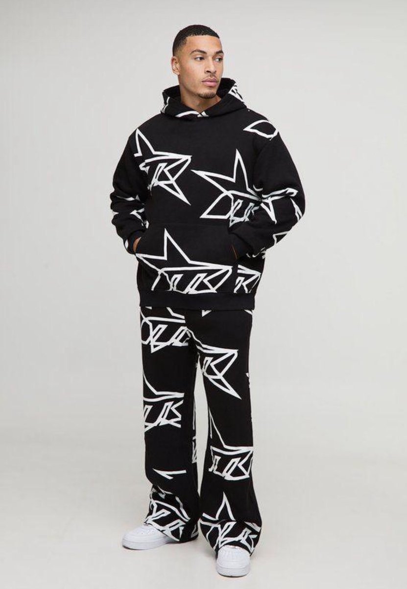 Hoodie set! 
Available to cop 🛒 
Price: 65k