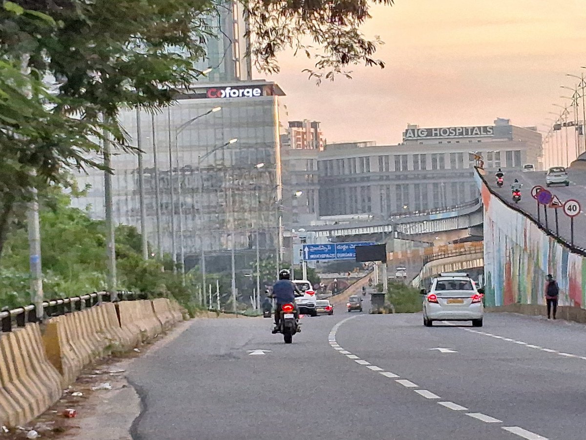 sewrie's tweet image. Hello @AE_Serilingmply @EE_C20 @KshirishaEE20 @CYBTRAFFIC ,
Do you see the problem in these pictures?
