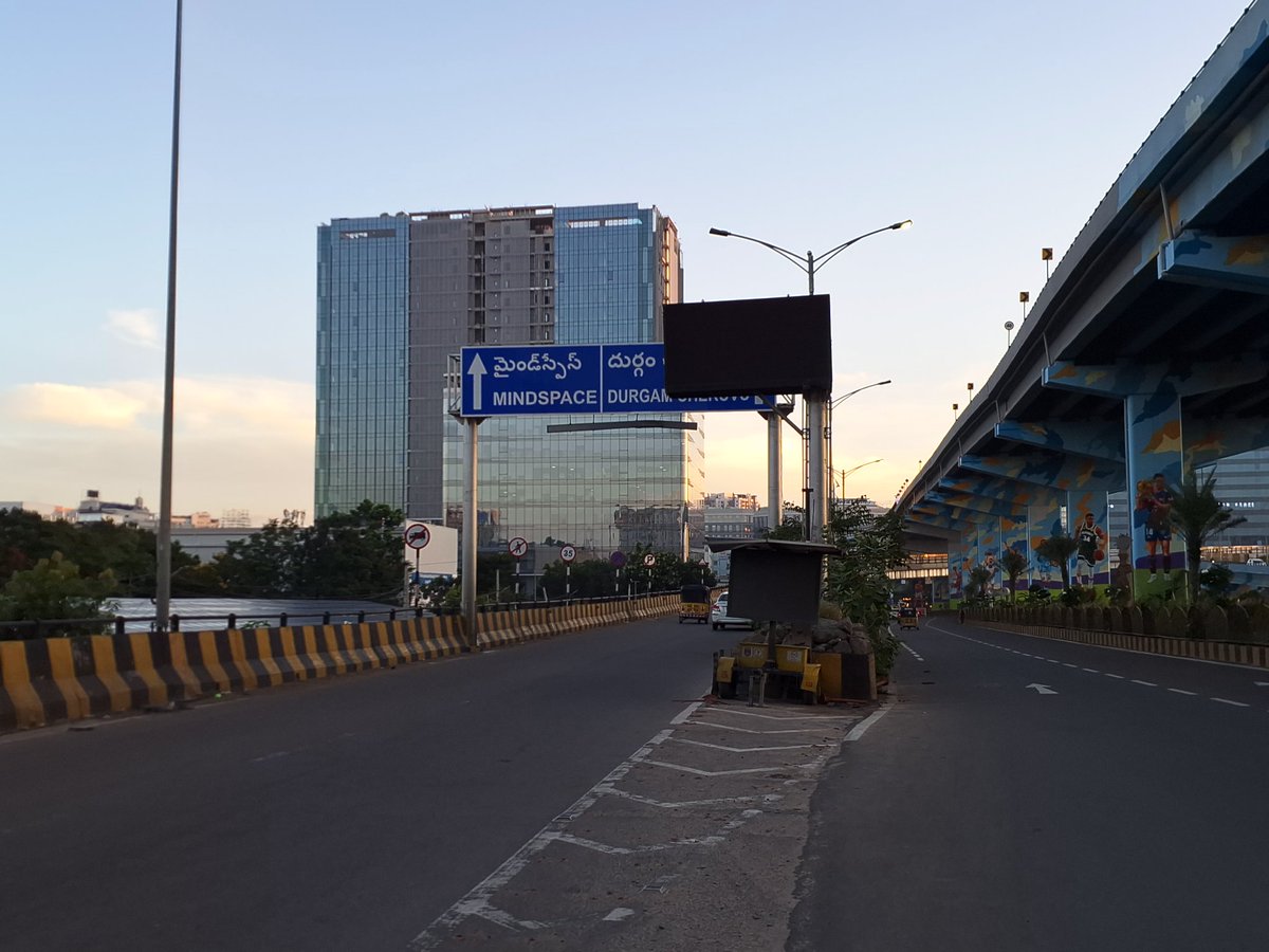sewrie's tweet image. Hello @AE_Serilingmply @EE_C20 @KshirishaEE20 @CYBTRAFFIC ,
Do you see the problem in these pictures?