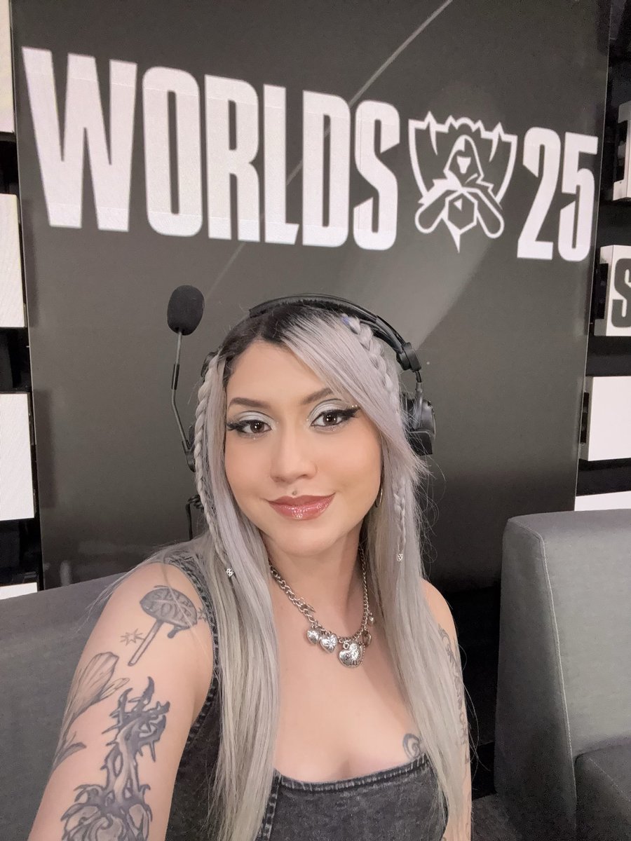 Estamos por iniciar una nueva madrugada mundialista 🤍 vamos a tener dos equipos clasificados a cuartos de final #Worlds2025 😈