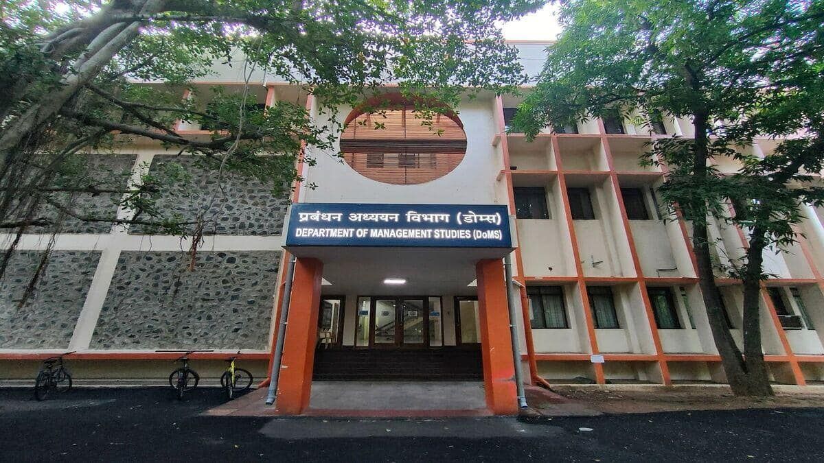 careers360's tweet image. IIT Madras extends executive MBA application deadline till October 26

#IITMadras #EMBA #IITM #IITmanagementdepartment #ExecutiveMBA

Read more at: buff.ly/URkDHDh