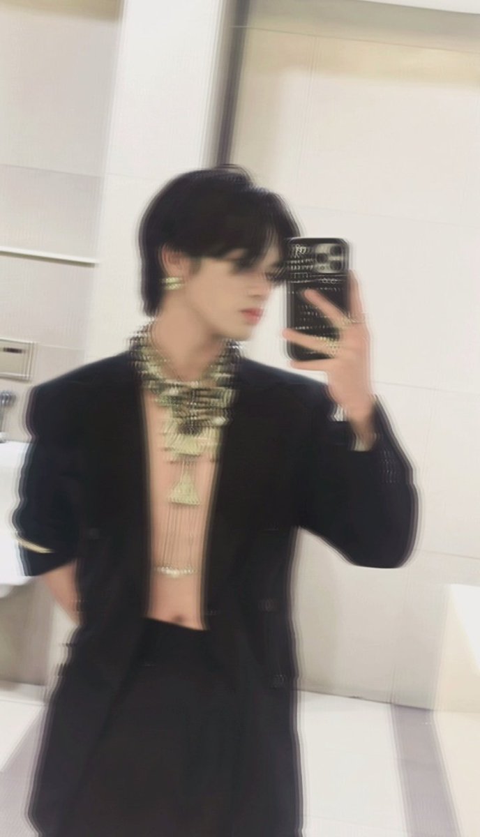 this angle >>>>>

#HORI7ON #JEROMY #제로미 #HORI7ON_JEROMY