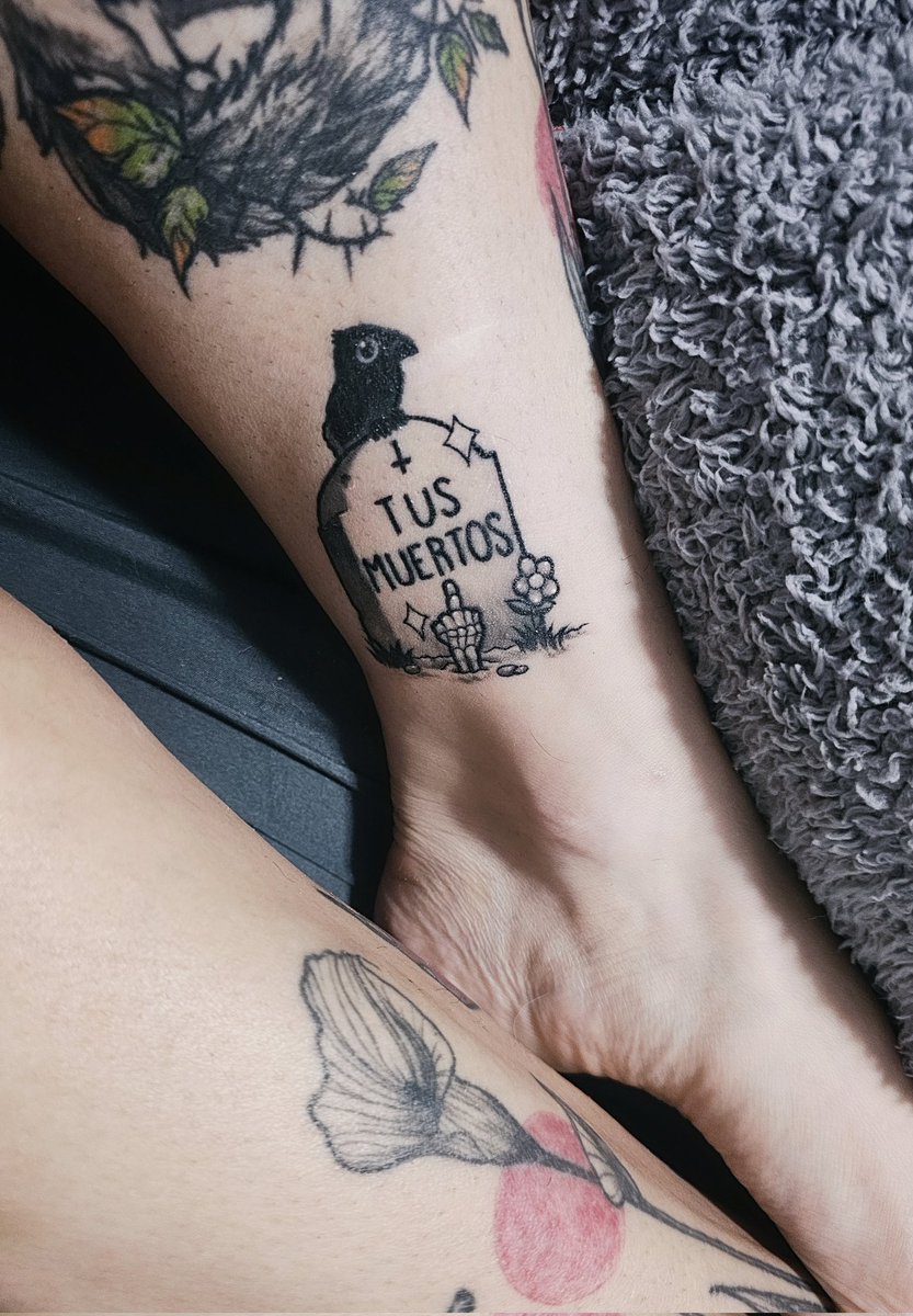 fxckyoumore's tweet image. Tus muertos 🖤✨