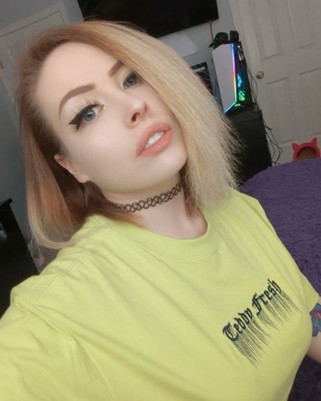 Clairebb01's tweet photo. Not trying to impress anyone… but if you’re staring, I don’t mind 😏🔥 https://t.co/nlz3VBH6cF