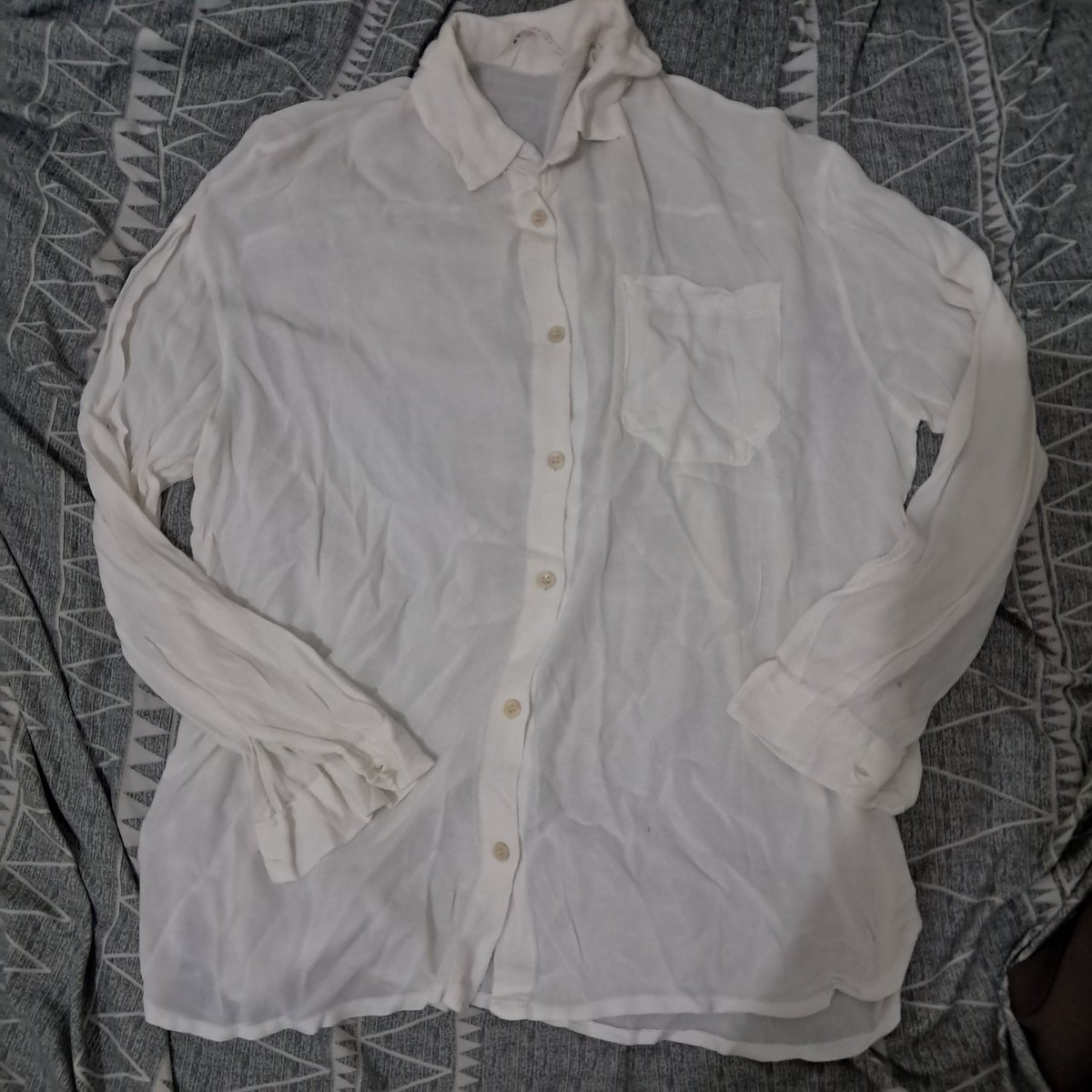 henwonz's tweet image. wts

kemeja putih (18k)
- ld 110 - 120, pj 65
- inc admin
- putih bersih ini blom disetrika jd kusut

dom bogor, bisa oren