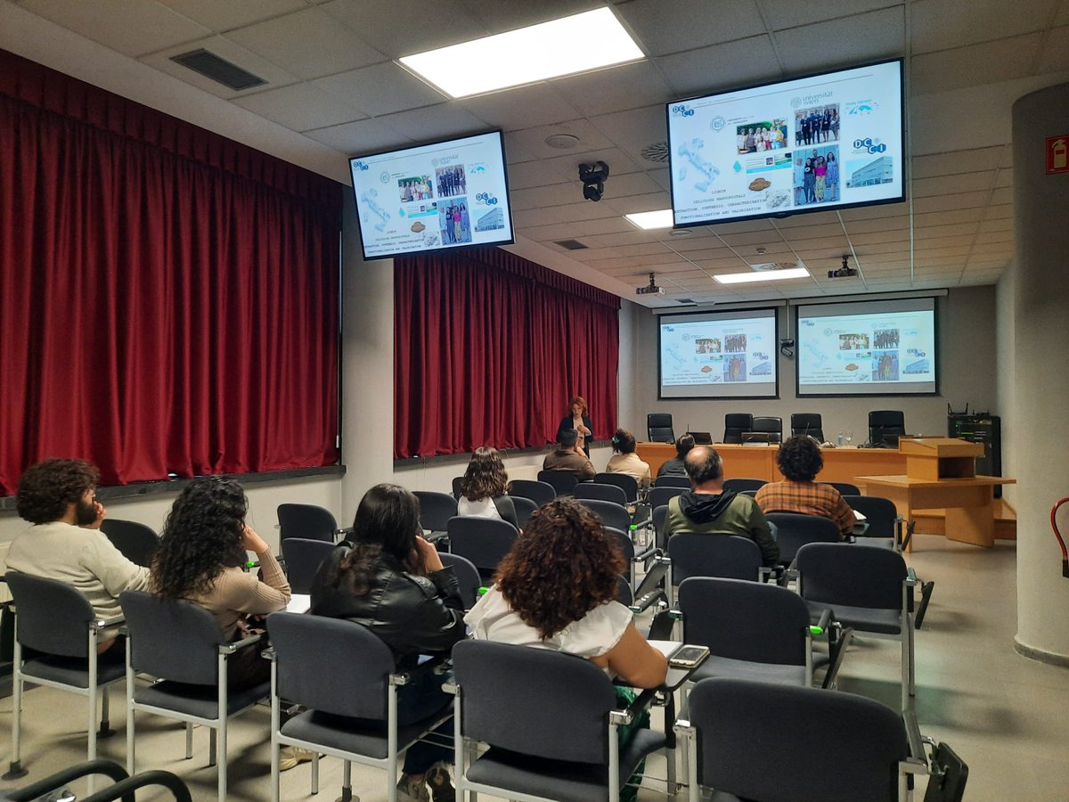 BioDeSost_UVigo's tweet photo. Hace unos días, Rosarita D'orsi de la Università di Pisa nos ha visitado para impartir un curso especializado en lignina, dentro del Programa de Doctorado en Ciencia y Tecnología alimentaria y en el contexto del Proyecto ED431F 2023/03
@fcourense @CampusAugaUVigo @uvigo @Xandriva https://t.co/pH7H6Y9ZvI