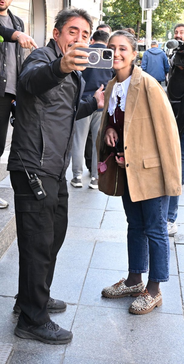 Ecem Erkek, son dönemde ekranda olan oyuncuların, estetikleri hakkında konuştu. Erkek; "Kocaman estetikli burun, göz olmaz. Role göre bazen inandırıcılığını kaybediyor" dedi.

Habertürk'ten Onur Aydın'ın haberine göre; Ecem Erkek, Bebek'te objektiflere yansıdı. Basın