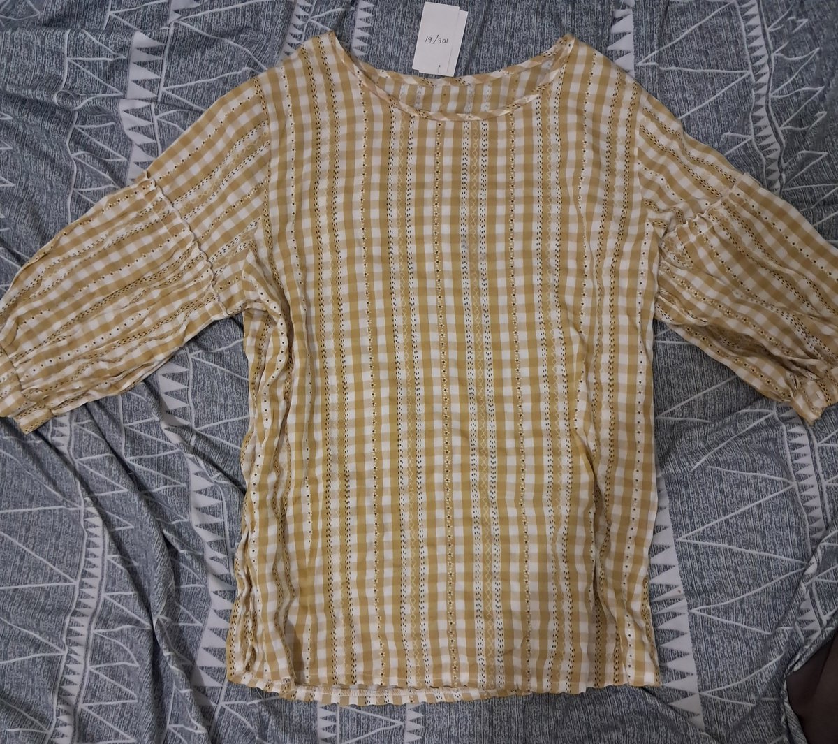 henwonz's tweet image. wts

blouse kuning bunga bunga (18k)
- ld 100, pj 60
- inc admin
- bahan katun

dom bogor, bisa oren