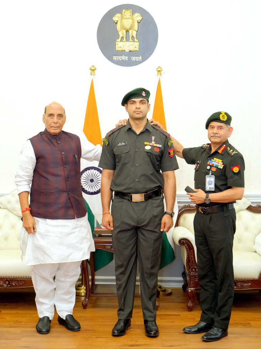 sidhant's tweet image. Defence Minister Rajnath Singh formally confers insignia of Honorary rank of Lieutenant Colonel in Territorial Army on star javelin thrower Neeraj Chopra