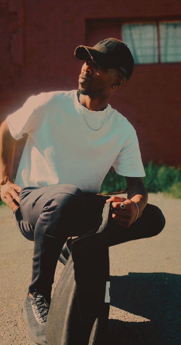ganiyforreal's tweet photo. Just another nigga from Lusiki tryna get this bag https://t.co/vr1UHg0tx2
