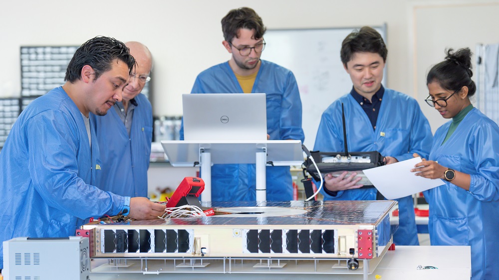 SpaceNews_Inc's tweet image. Lynk Global and Omnispace to merge in race for direct-to-device satellite spectrum spacenews.com/lynk-global-an…