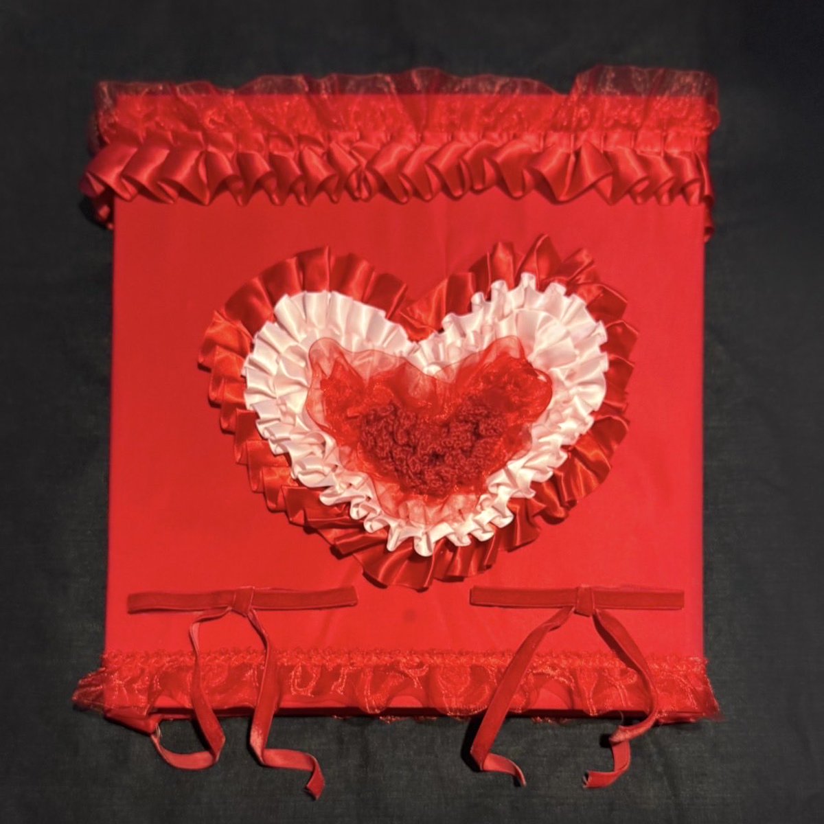 諸橋沙夏 直筆 ヨリ とくべチュして 歌唱衣装① 本年のメッセージアルバムは とくべチュ、して歌唱衣装を モチーフ