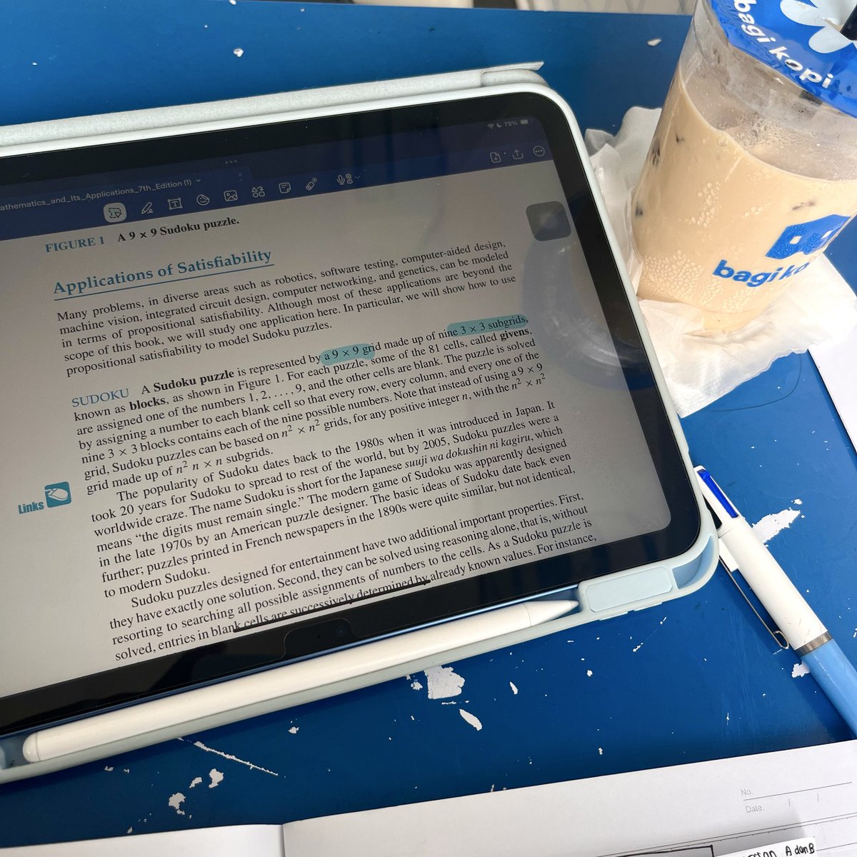 aeviance's tweet image. Mathematics discrete in blue🫐🥏🛝 #studytwt