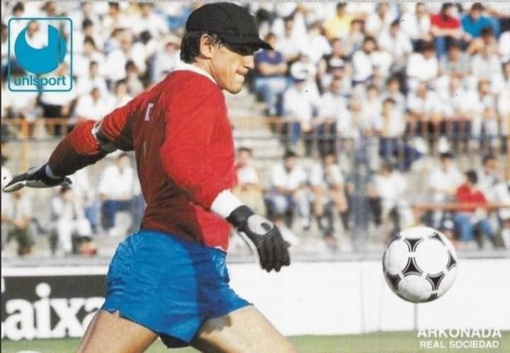 5️⃣0️⃣ años del debut de un mito #realsociedad 

Un día como hoy de 1975 Arconada se estrenaba con el 1er equipo en un partido ante el Liverpool en Atotxa. El resto es historia.

👕 14 temporadas
⚽️ 551 partidos
🏆 2 Ligas, 1 Copa, 1 Supercopa
🧤 3 Zamoras
🌍 68 veces internacional