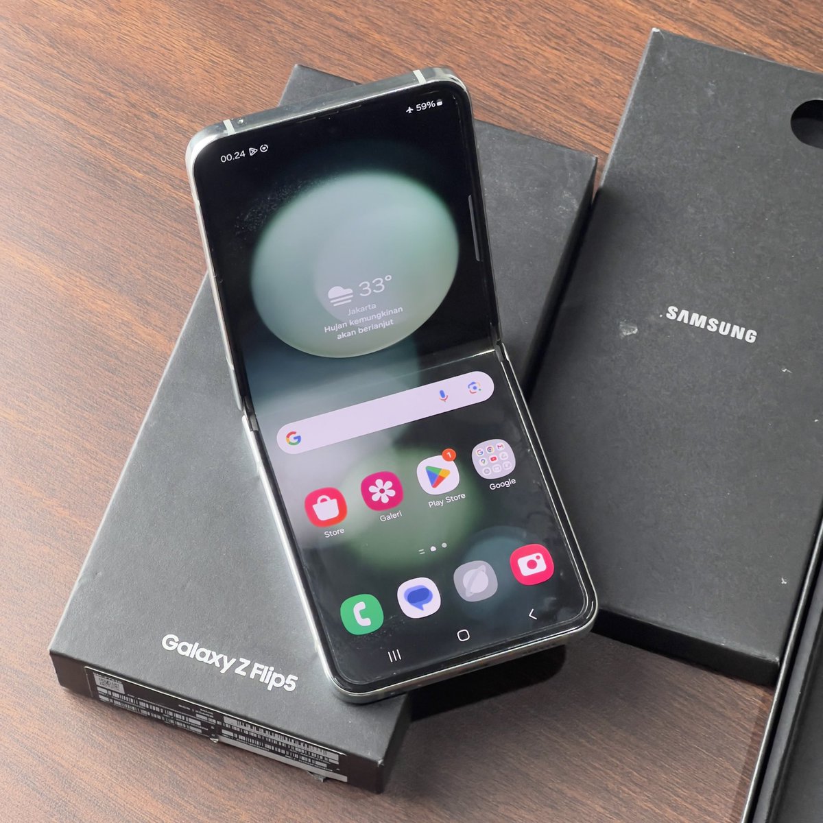 jodhafes's tweet image. Samsung Z Flip 5
Ram 8gb, Internal 256gb
Ex garansi Resmi SEIN
Fisik Mulus
Fungsi normal semua no minus
Kelengkapan fullset bawaan
Garansi personal

Harga 5.850.000
Lokasi Jogja / cod menyesuaikan

Minat WA 0812-3331-2818
Atau inbox
#samsungsecond #jualhpsecond #hpsecondjogja
