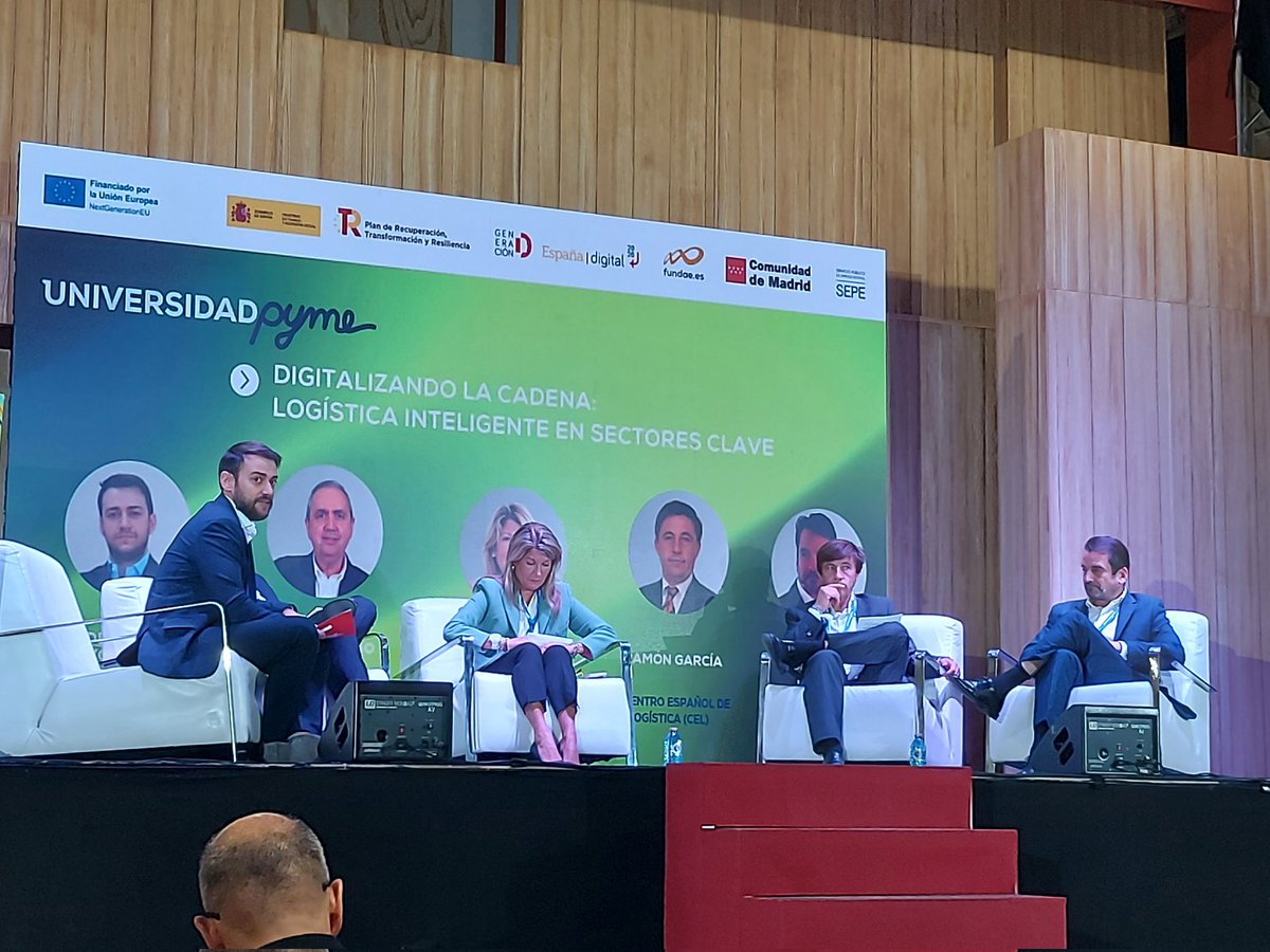 Arranca la mesa "Digitalizando la cadena: logística inteligente en sectores clave" Universidad pyme Madrid <a href="/NikolayYord/">Nikolay Yordanov</a>
Dinamiza un interesante debate con Gabino Diego, Laly Escudero Ossorio y Ramón García. <a href="/EmpleoCMadrid/">Economía y Empleo▪️Comunidad de Madrid</a>
<a href="/Fundae_es/">Fundación Estatal para la Formación en el Empleo</a>