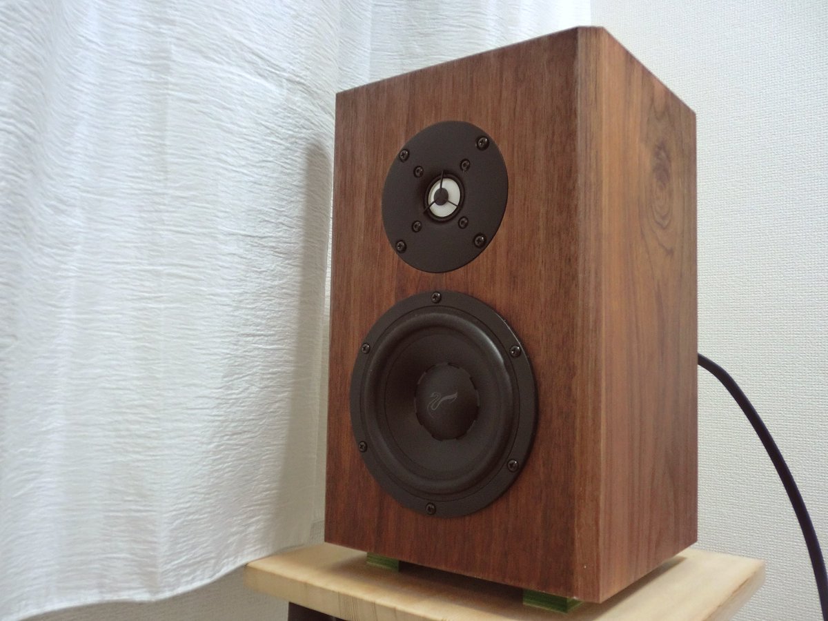 2025年10月26日（日曜日）に、オーディオ試聴イベントを東京の神保町美学校4Fにて開催させていただきます。
私（256sounds/とん店）の作った2wayスピーカーを聞いて頂きます！！！
当日はM3もございますので、CDプレーヤーをご用意させていただきます。
時間は13時~20時です！みなさまご参加ください！