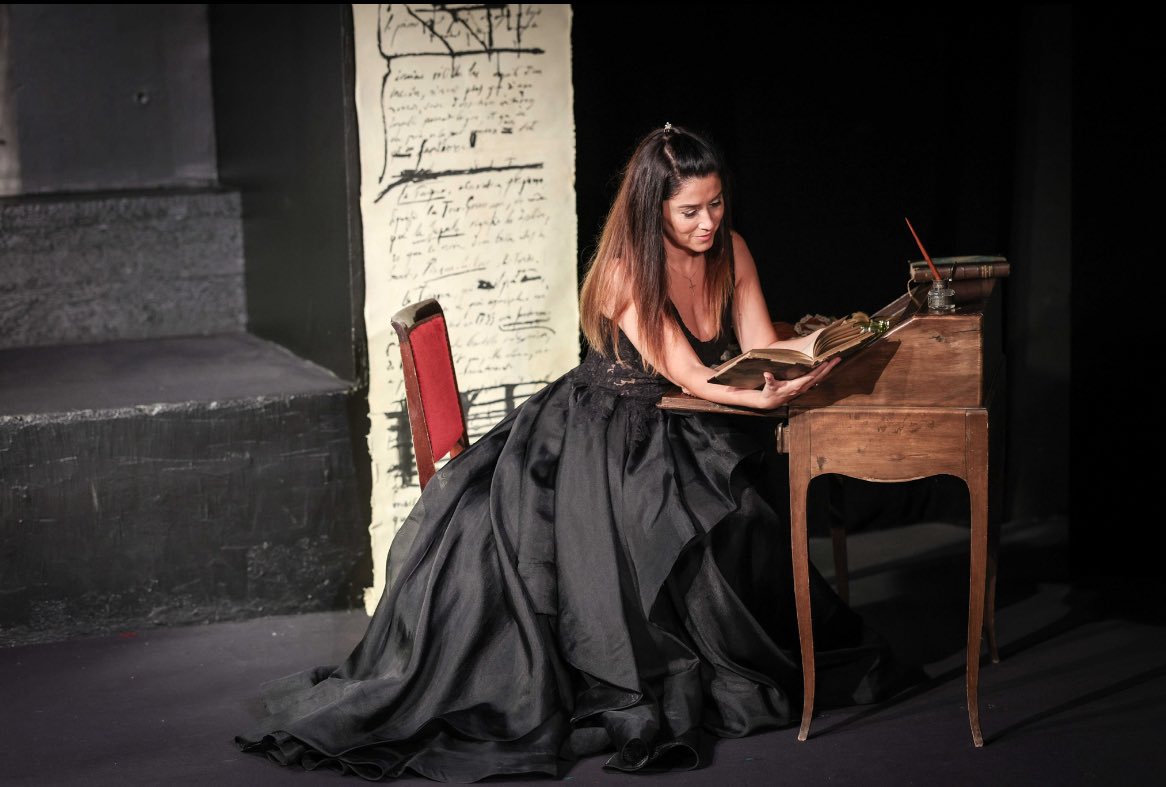 « Ce spectacle est engagé et engage sur des questions d’actualité, et c’est là sa force. » Merci à <a href="/SenechalOpera/">Stephane Sénéchal Artist</a> pour sa belle et généreuse critique dans ODB Opéra. 
À retrouver en intégralité dans le lien ci-dessous : odb-opera.com/viewtopic.php?…