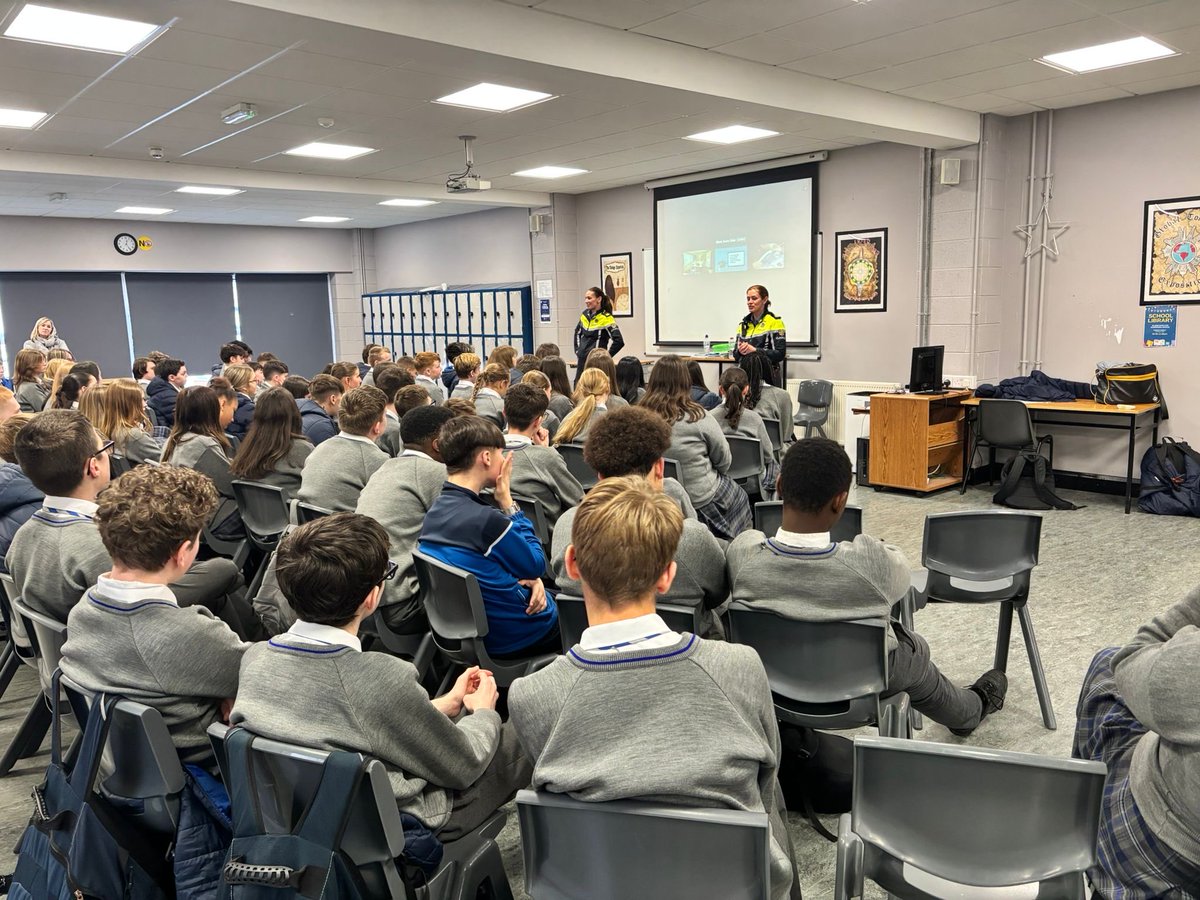 We would like to thank An Garda Síochána Louth  for stopping by and giving a very informative talk on Internet and Fireworks Safety. The 2nd years enjoyed it immensely. Thank you <a href="/ERSTIRELAND/">ERST</a>
