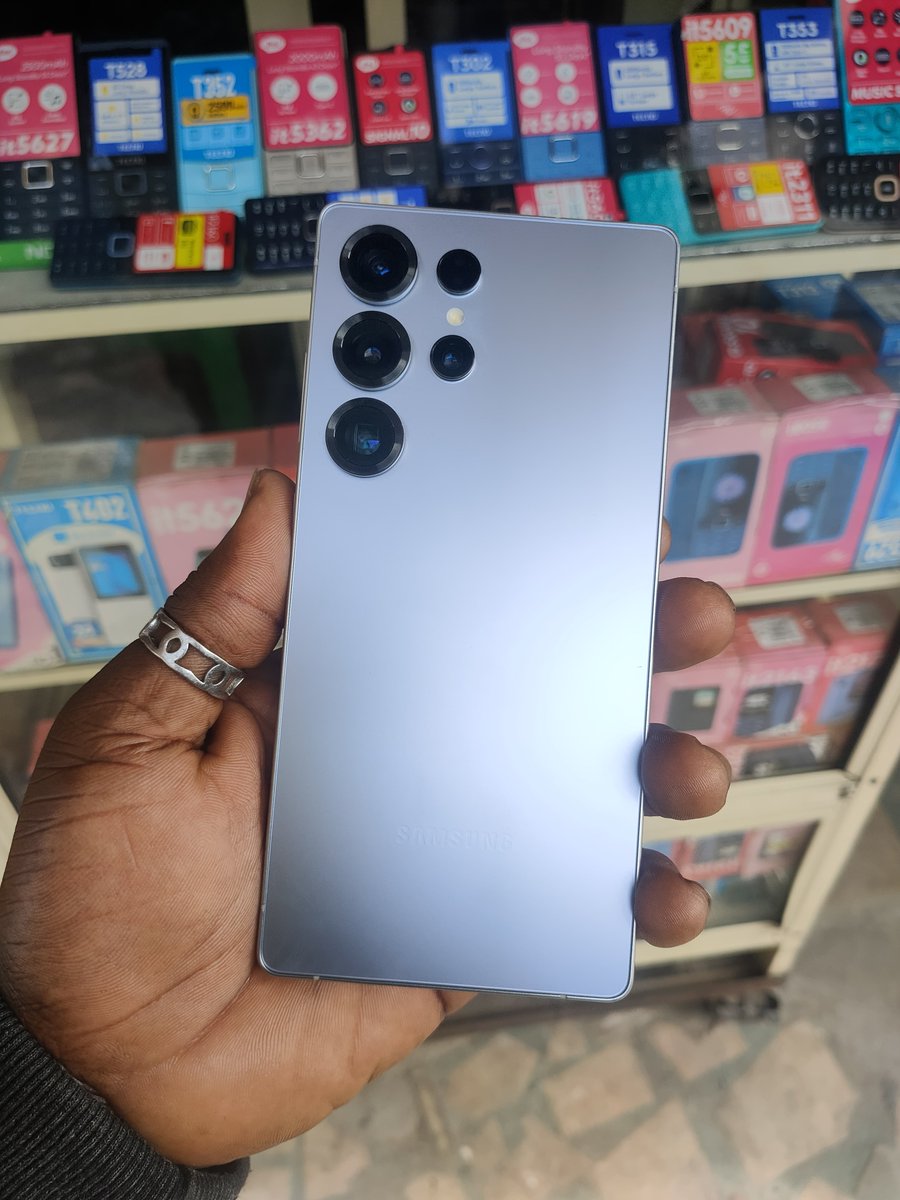 Samsung S25 ultra 256gb available 
1.2m