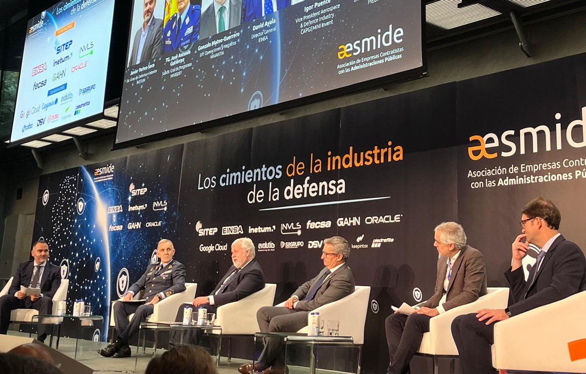NavantiaOficial's tweet photo. 🔊El director de Operaciones y Negocios de @NavantiaOficial, Gonzalo Mateo-Guerrero, participa en el foro @aesmide “Los cimientos de la industria de #defensa", aportando la visión de la cadena de suministro desde el punto de vista del contratista principal
#AESMIDE #Navantia https://t.co/Zh3BJgtYB0