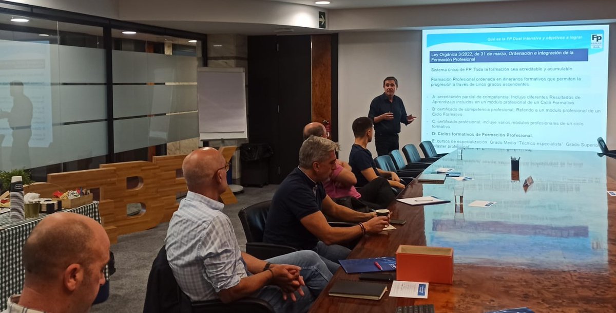 📢Gaur, @CEBEKen LH Dualeko instruktoreak prestatzeko jardunaldi berri bat egingo dugu.
Hoy celebramos una nueva jornada de formación de instructores de FP Dual junto a <a href="/hezkuntzaEJGV/">Hezkuntza Saila - Departamento de Educación</a>, <a href="/FPeuskadi/">FPeuskadi</a> y con la participación del centro CIFP Santurtzi LHII <a href="/fpsanturtzilh/">FP Santurtzi LH</a>