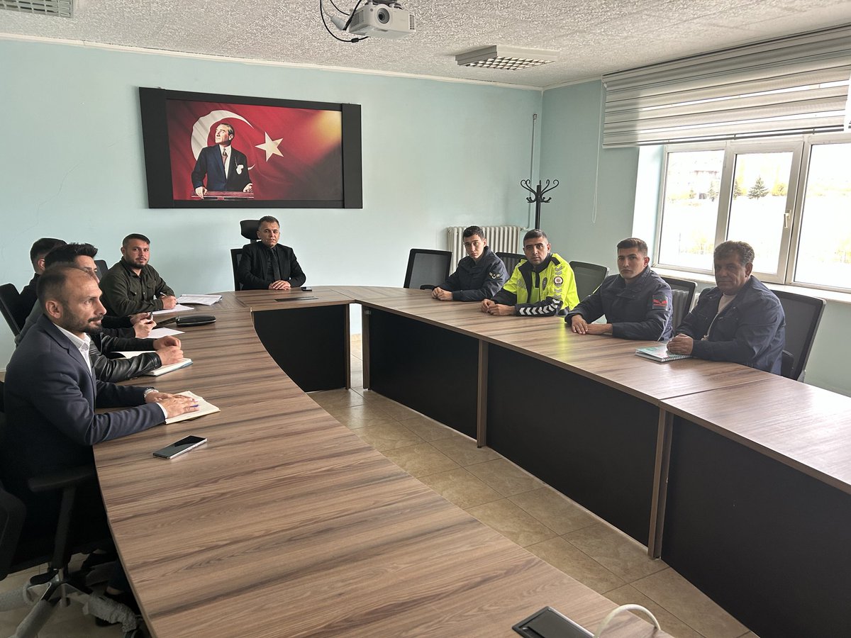 Okul Servis Araçları Denetim Komisyonu Toplantısı 🚐✍️

Okul Servis Araçları Denetim Komisyonu toplantısı, İlçe Milli Eğitim Müdür V. Yunus CENGİZ başkanlığında, komisyon üyelerinin katılımı ile İlçe Milli Eğitim Müdürlüğümüz toplantı salonunda gerçekleştirildi.