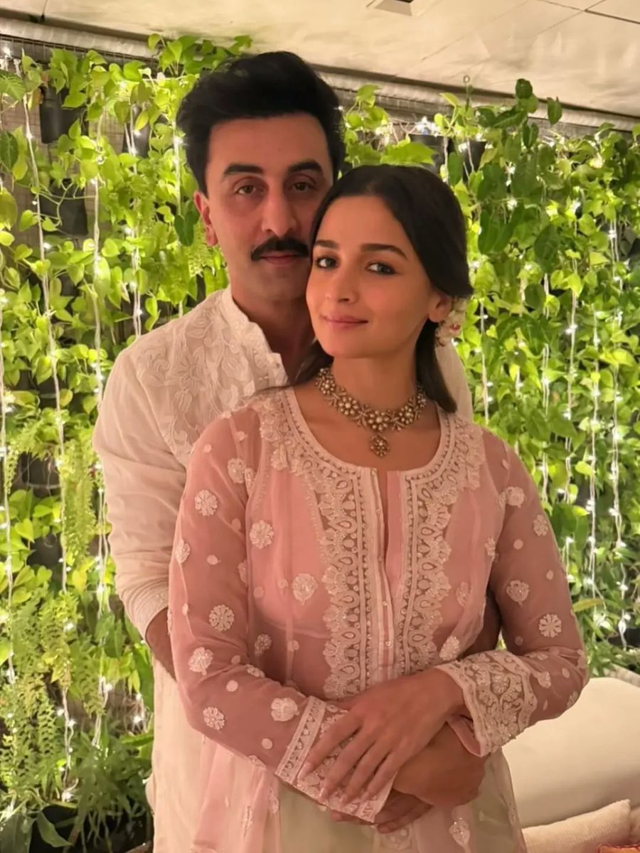 Tellymantra's tweet photo. Haaye❤️

#ranbiralia #bollywood #Diwali #tellymantra https://t.co/DQyd8dCowh