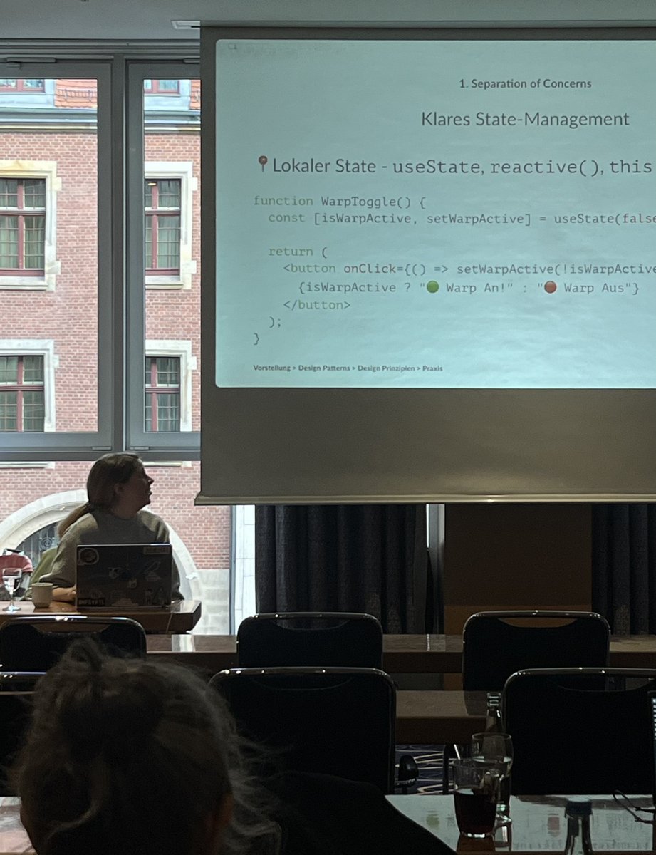 JS_Days's tweet image. Auf geht&apos;s Tag 3! 😃
Heute mit: Skalierbare Komponentenarchitektur mit Mirjam Aulbach, KI mit LangChain.js mit @BFreakout, Full Stack mit Nuxt.js mit @TheAlexLichter, NgRx mit @FabianGosebrink &amp;amp; @tim_honermann und Accessibility in Angular mit Alexander Thalhammer!
Los geht’s! 🚀