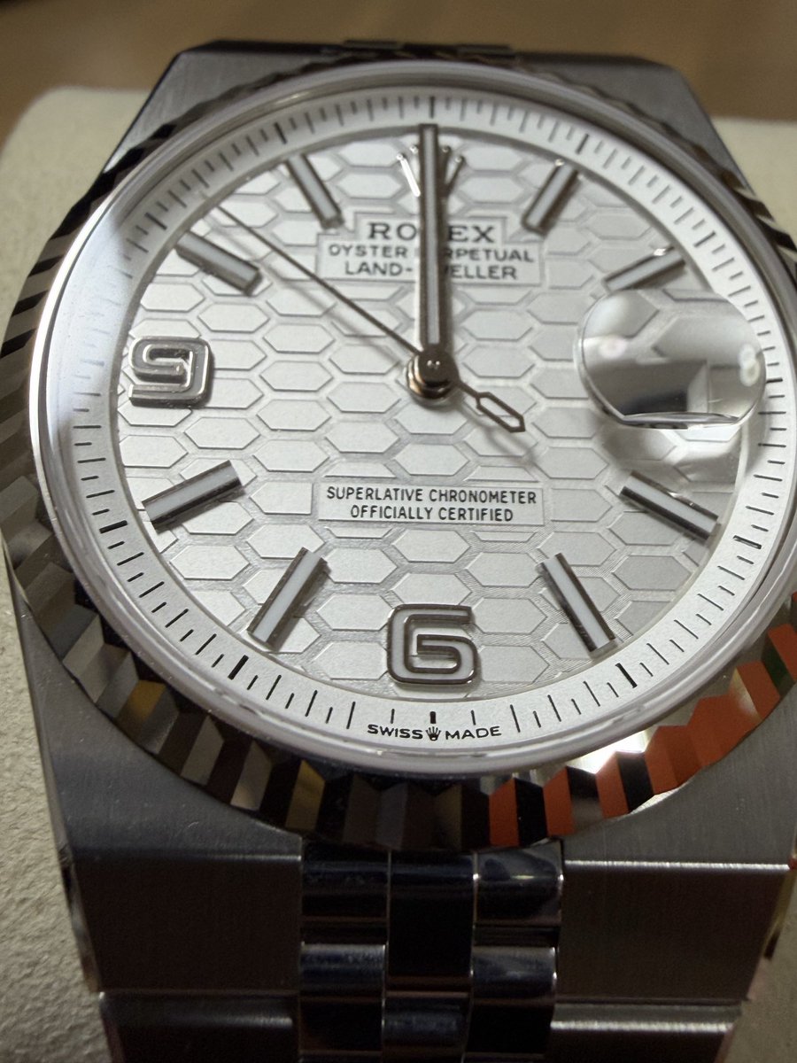 hideAIM1995's tweet photo. ハニカム文字盤が美しい🤩
  #ROLEX https://t.co/cDUdJjTO1R