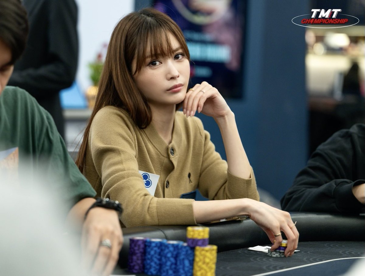 直筆サイン　岡本詩菜 BBM infinity 2024 ポーカー 岡本詩菜 直筆サイン - メルカリ