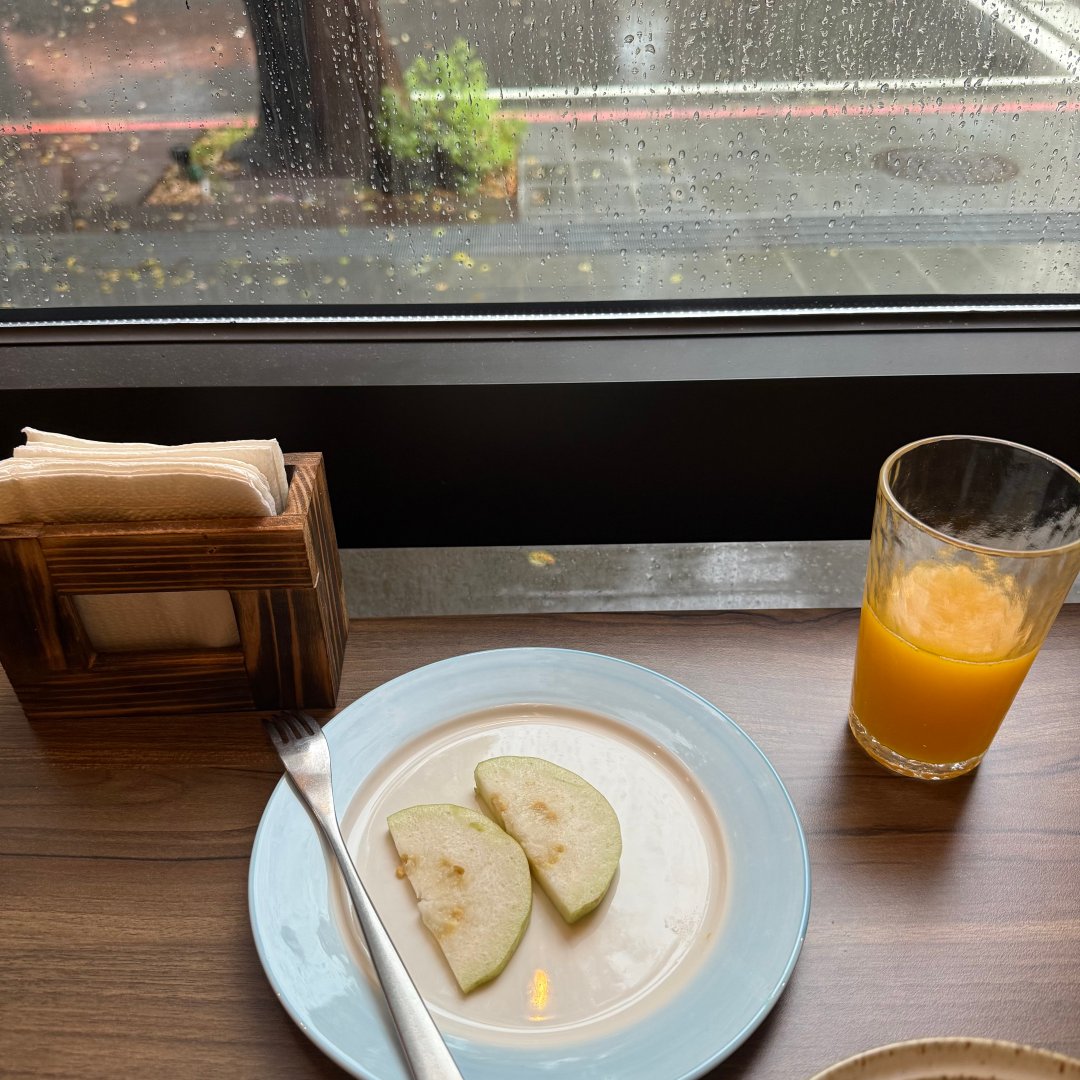 Joncodards's tweet image. 小さな朝ごはんでも、心は満たされるね🥰🍽