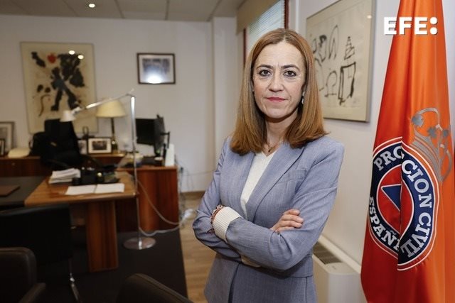 EFE_CValenciana's tweet photo. 🚨La dana ha dado a la sociedad una "percepción del riesgo" para saber cómo actuar ante desastres climáticos.

🚨Así lo explica la directora general de Protección Civil y Emergencias, Virginia Barcones, en una entrevista con EFE. https://t.co/KRk9xKgMVY