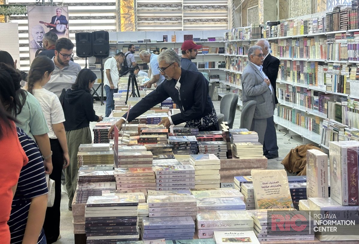RojavaIC's tweet image. This week, Qamishlo is hosting its 9th annual Herekol International Book Fair, with local and international publishers of Kurdish, Arabic, Armenian, Turkish, Syriac and English literature. The fair features 140,000 books alongside workshops, panels, and cultural activities.
