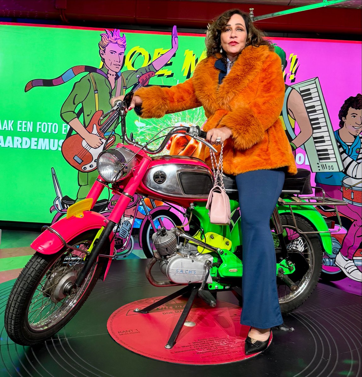 Op uitnodiging van Herman Zondag was ik als VIP aanwezig bij de première show van Doe Maar the musical.
“A walk down memory lane” 
#pernillelalau 
#hermanzondag #jeroenplemp
#doemaardemusical
#afastheater
 #conchitaindemedia
 #conchitatopadvocaat
#vechtscheidingsadvocaat