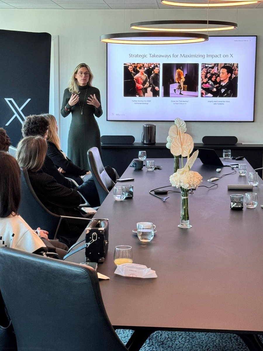 XFrance's tweet photo. Merci à nos 10 Maisons pour ce petit-déjeuner intimiste et exclusif post-Fashion Weeks. Dévoilé en avant-première : le Rapport Fashion Weeks on X SS26 avec @Lefty_io.
+37 % convos YoY, 94 % sentiment positif/neutre
Webinar dans 2 semaines pour tout découvrir → lien en bio 🔗