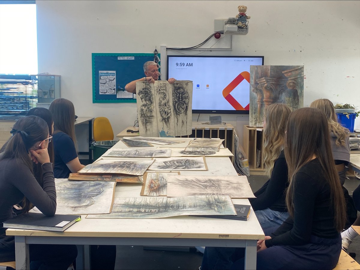 🎨 20 of our Y11 students took part in a 2-day workshop with artist Ian Murphy, exploring new techniques, sketchbooks and processes. They’ve produced some incredible work and gained a real confidence boost! 🙌

 #GSHS #ArtAndDesign #IanMurphy #GCSEArt #CreativeLearning