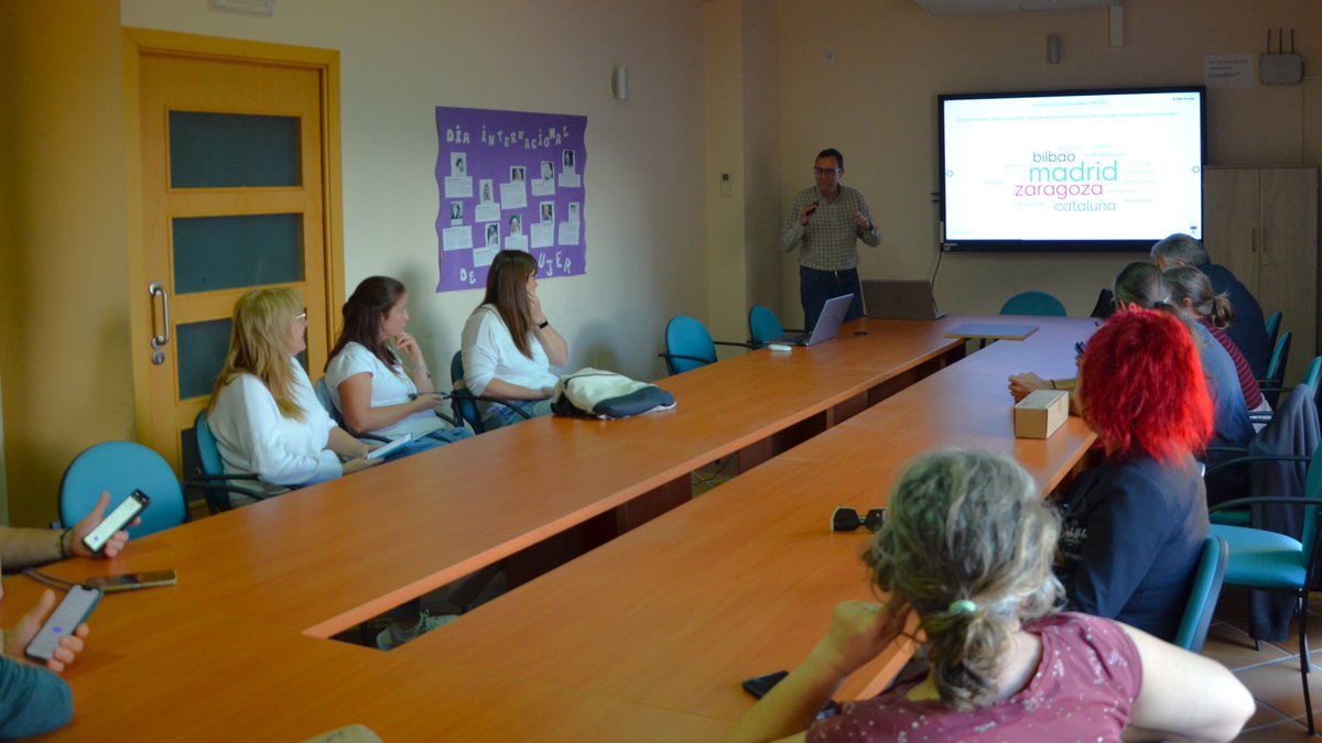 SALTOConsultor1's tweet image. En Castellote (Teruel) organizando un productivo focus group para la elaboración del Plan Estratégico de Turismo del Maestrazgo. A la semana que viene iremos a Cantavieja para seguir con esta dinámica de participación. #maestrazgo #castellote #focusgroup #saltoconsultores