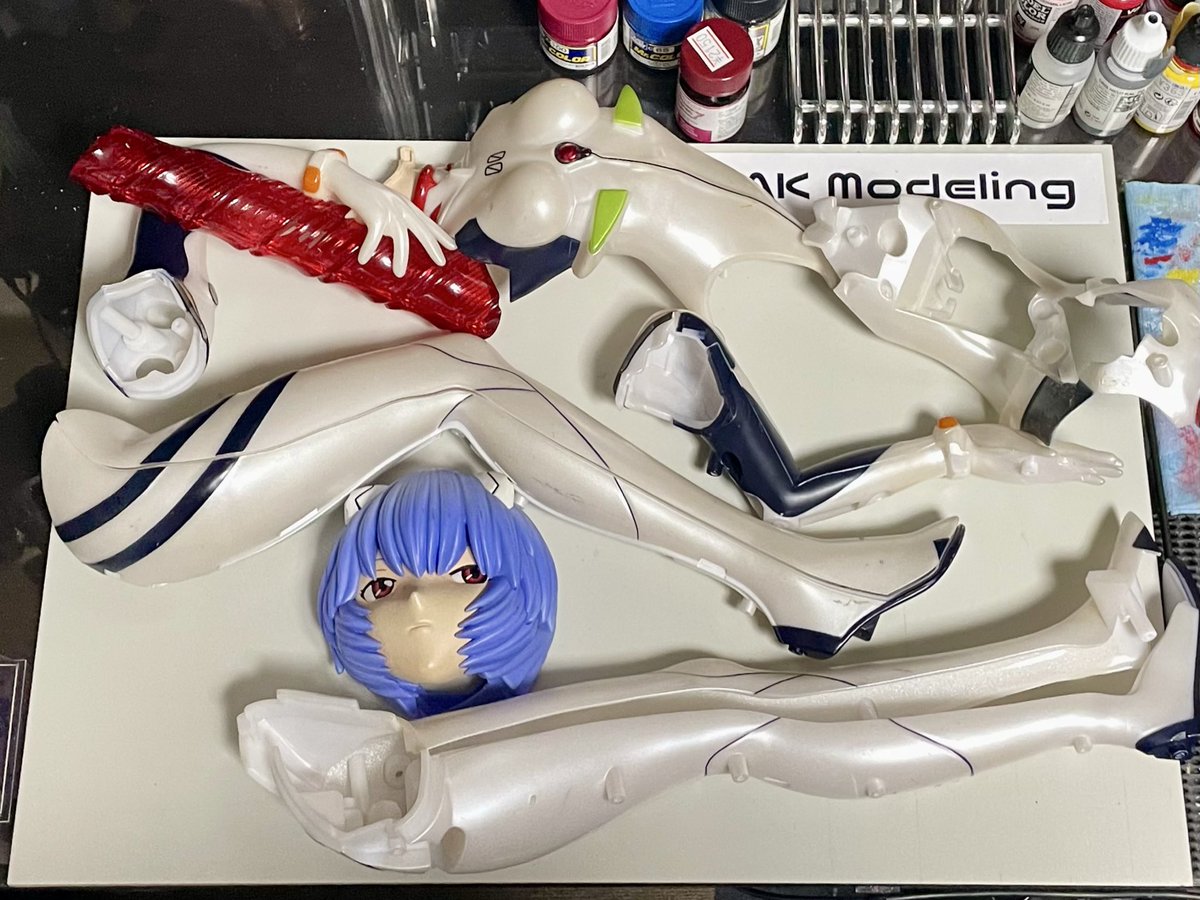 パチスロフィギュア。
デカいので、とりま分解🪛
今回も全部ネジどめでした。
分解しやすくて助かる😊
#ガンプラジオ
#モケイヤ模型
#エヴァンゲリオン
#綾波レイ