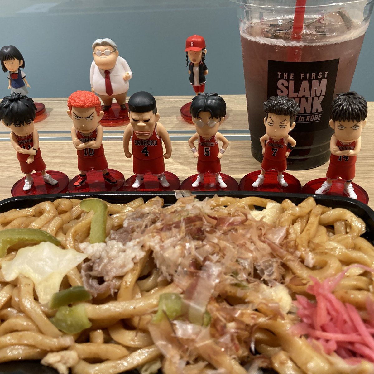 RFuaka's tweet photo. 後ろのふぃぎあは元々設置されているものなのですが、手持ちと合わせていい感じになったね☺️ https://t.co/EojfXivUnB